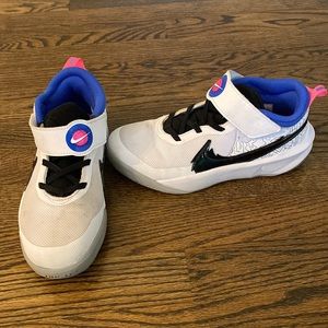 Boys Nike space jam basketball shoes